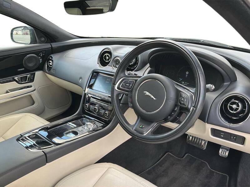 Jaguar XJ 3.0D V6 R-sport Euro 6 Ss Black #3