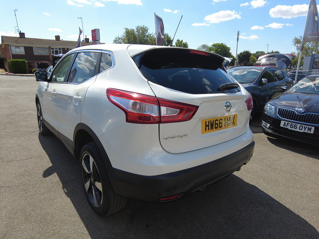 Nissan Qashqai Dig-t N-connecta White #4