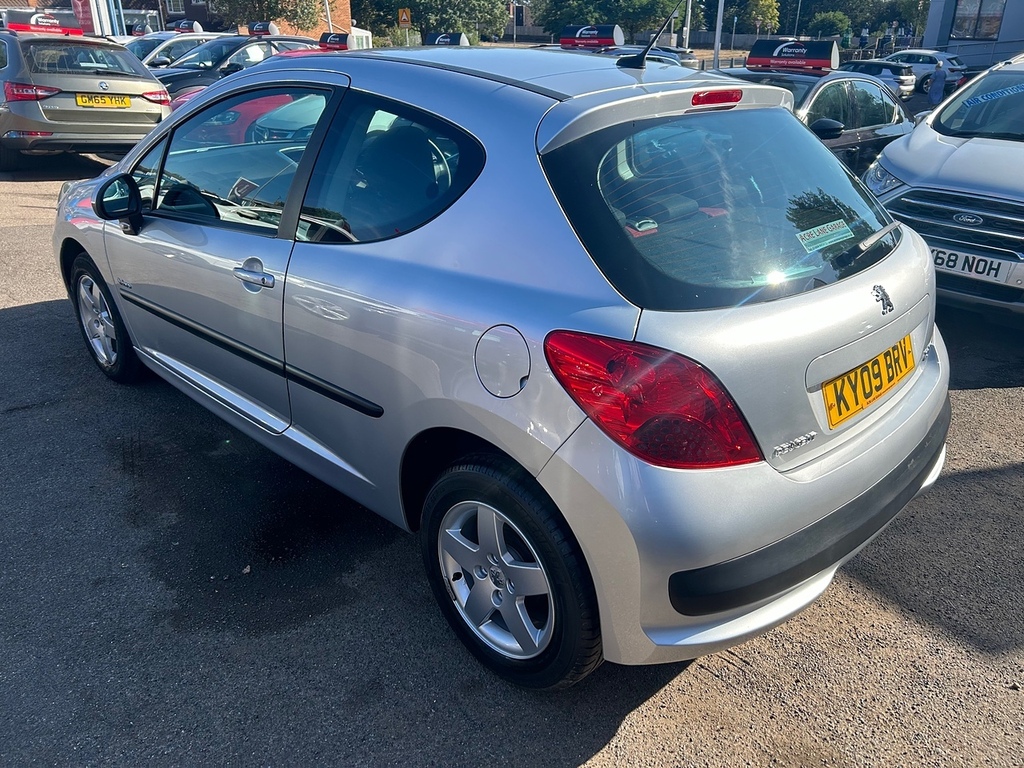 Peugeot 207 Verve Silver #5