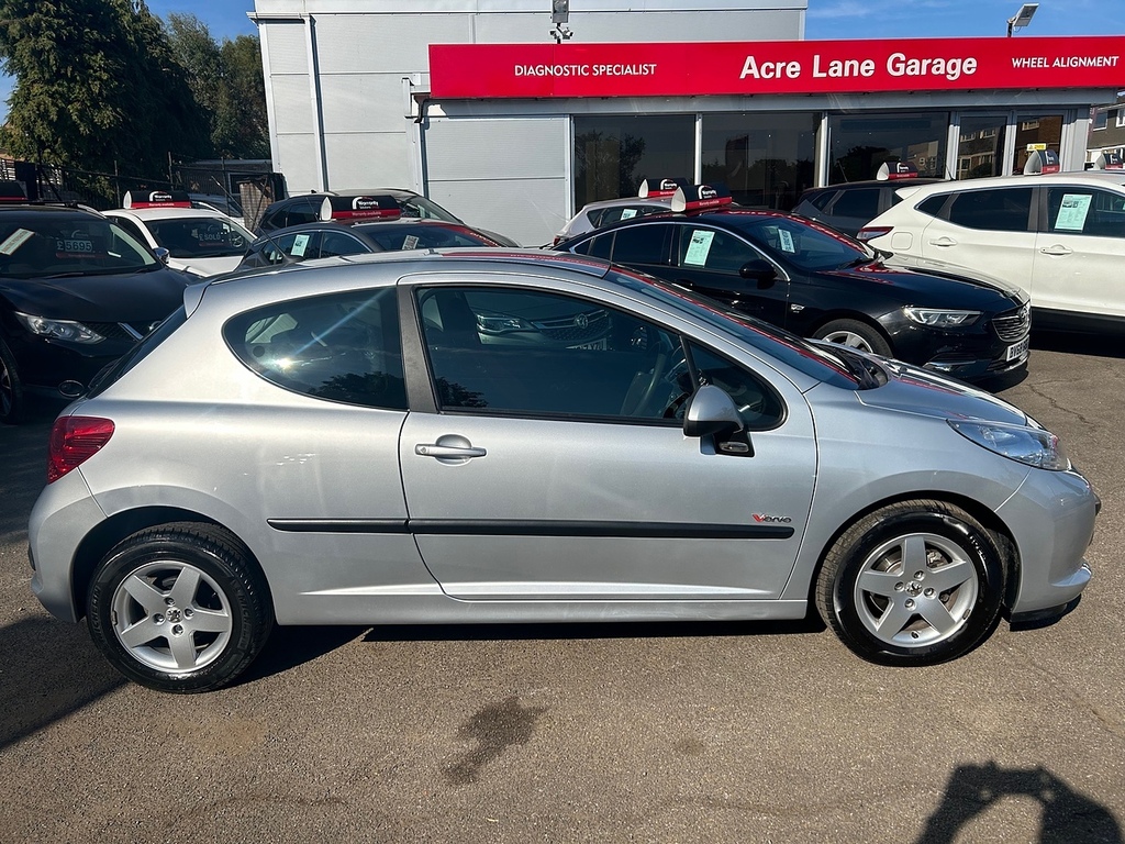 Peugeot 207 Verve Silver #2
