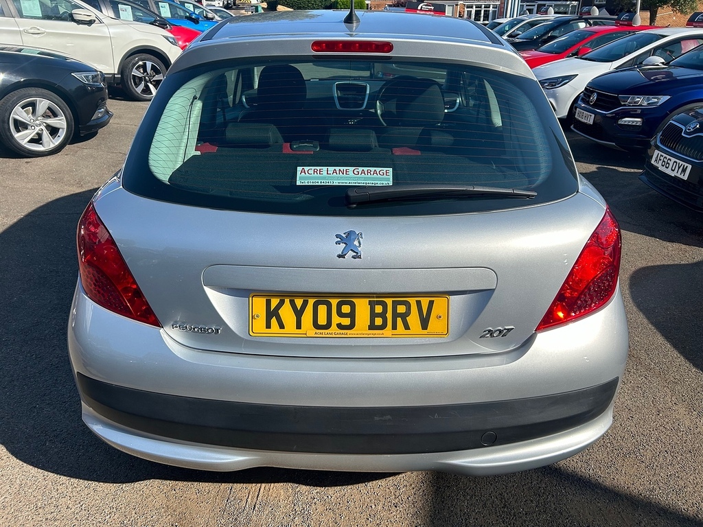 Peugeot 207 Verve Silver #4