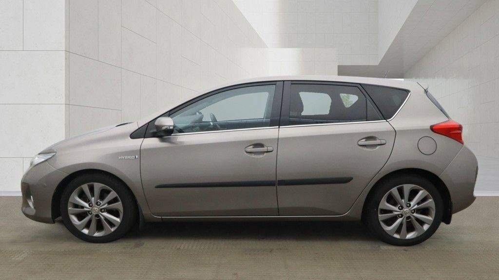 Toyota Auris 1.8L Excel Brown #6