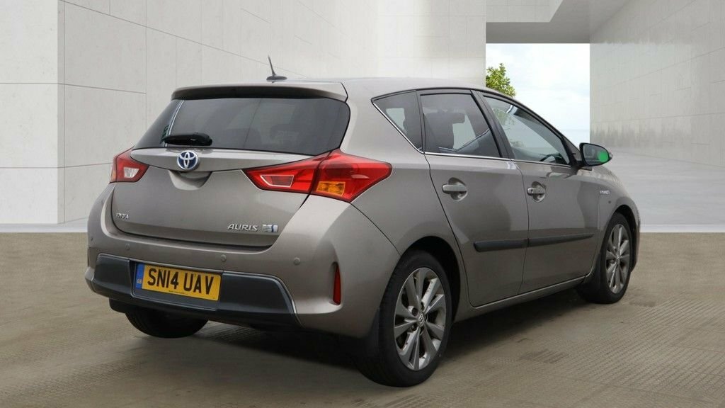 Toyota Auris 1.8L Excel Brown #4