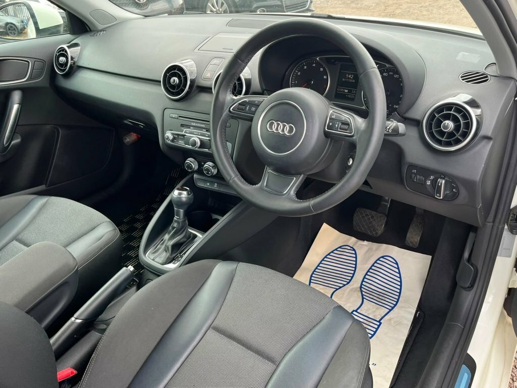 Audi A1 Hatchback VF11KVP White #3