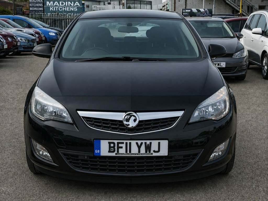 Vauxhall Astra 2L Sri BF11YWJ Black #2