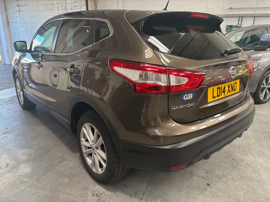 Nissan Qashqai 1.2 Dig-t Acenta Premium Suv 2Wd Beige #3