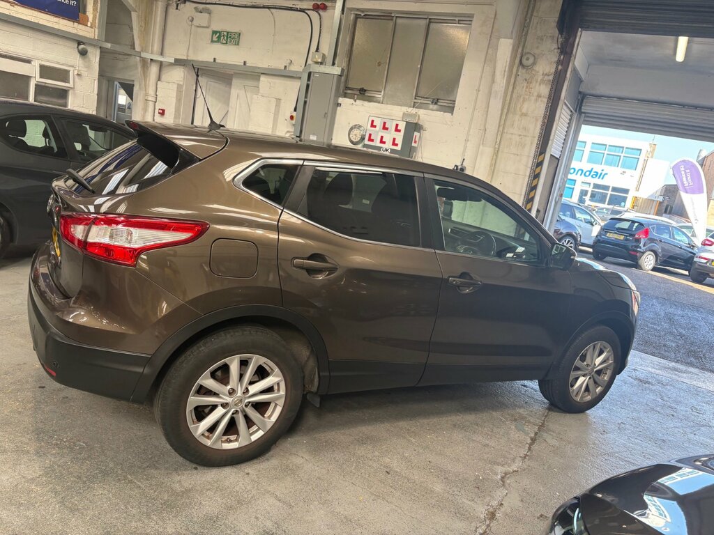 Nissan Qashqai 1.2 Dig-t Acenta Premium Suv 2Wd Beige #6