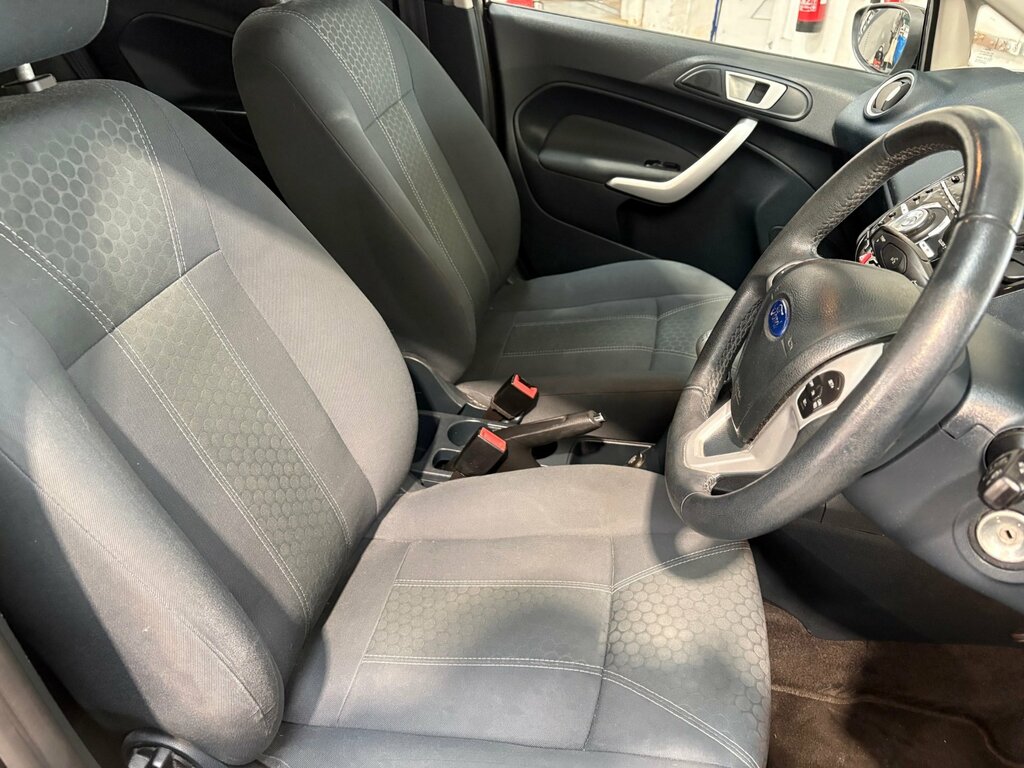 Ford Fiesta 1.2L Zetec 81 Bhp White #17