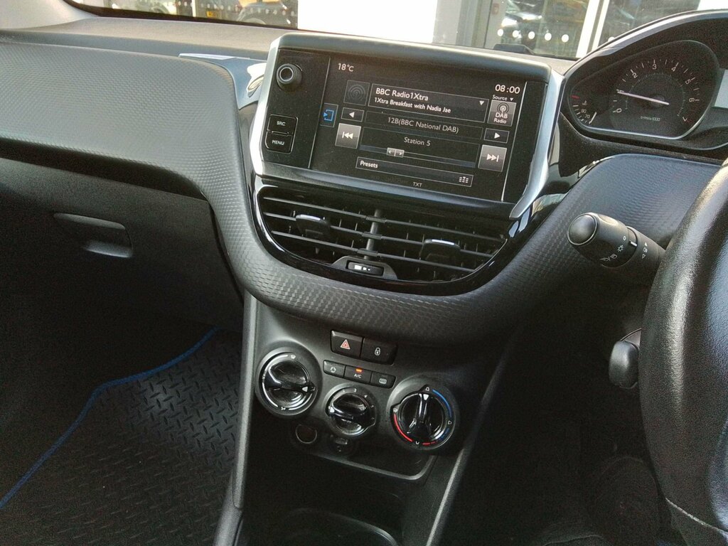 Peugeot 208 1.2 Puretech Allure White #13