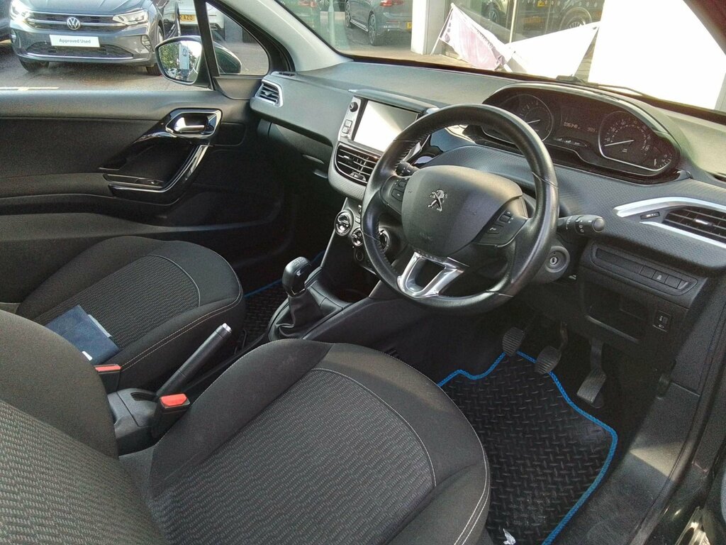 Peugeot 208 1.2 Puretech Allure White #11