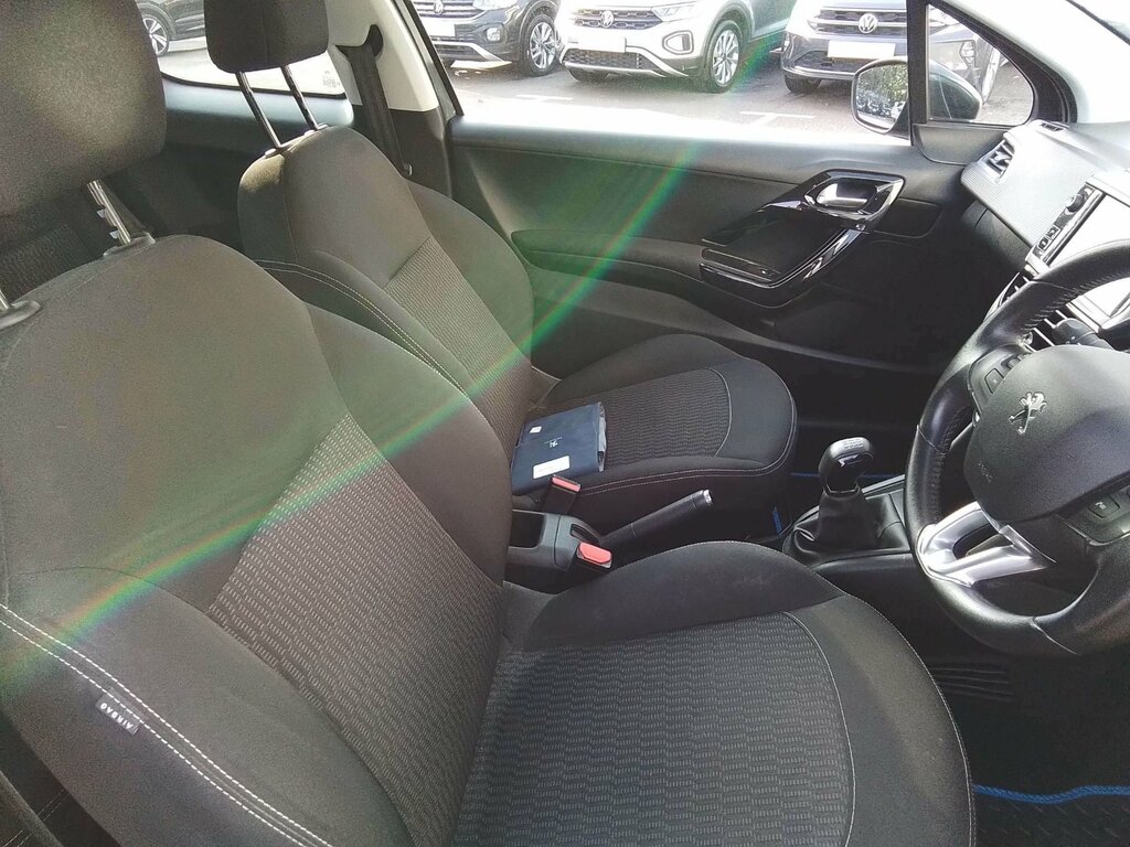 Peugeot 208 1.2 Puretech Allure White #10