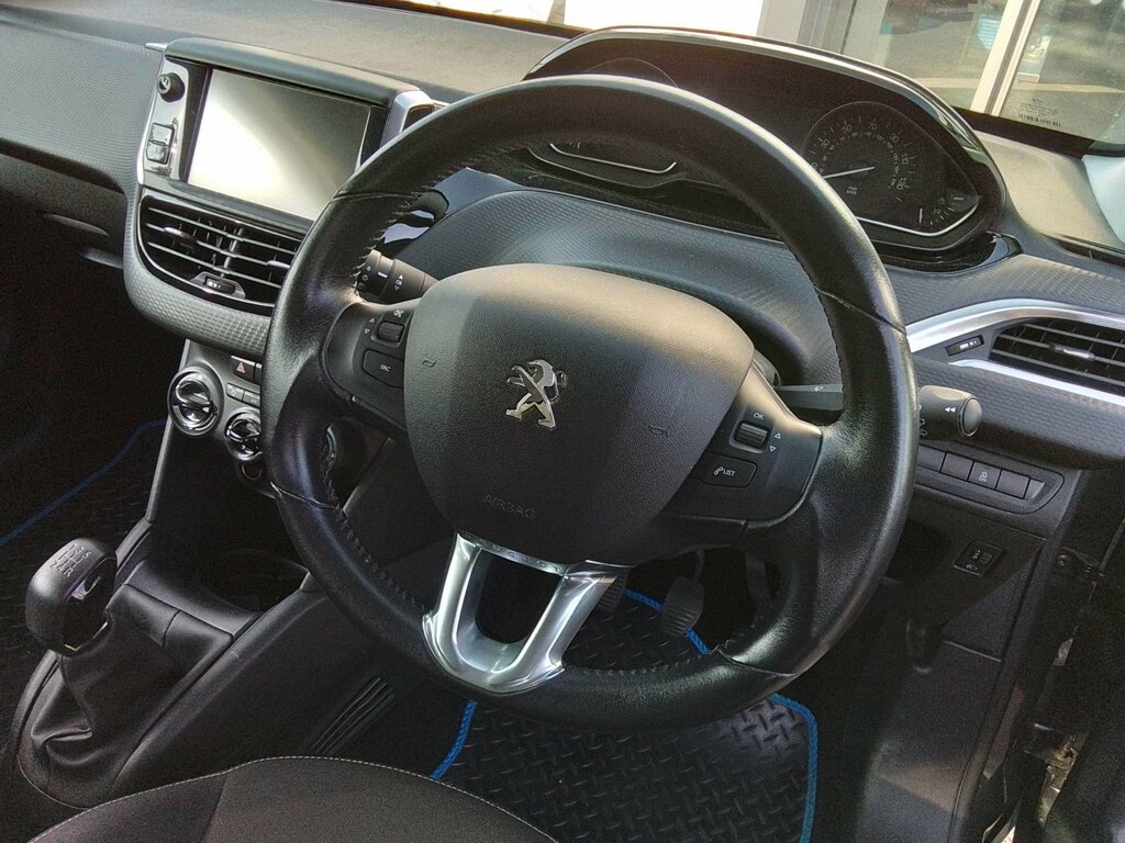 Peugeot 208 1.2 Puretech Allure White #12