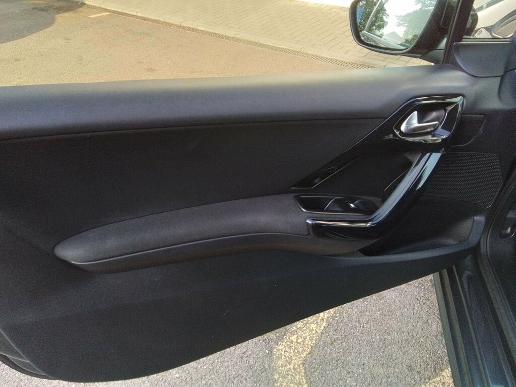 Peugeot 208 1.2 Puretech Allure White #16