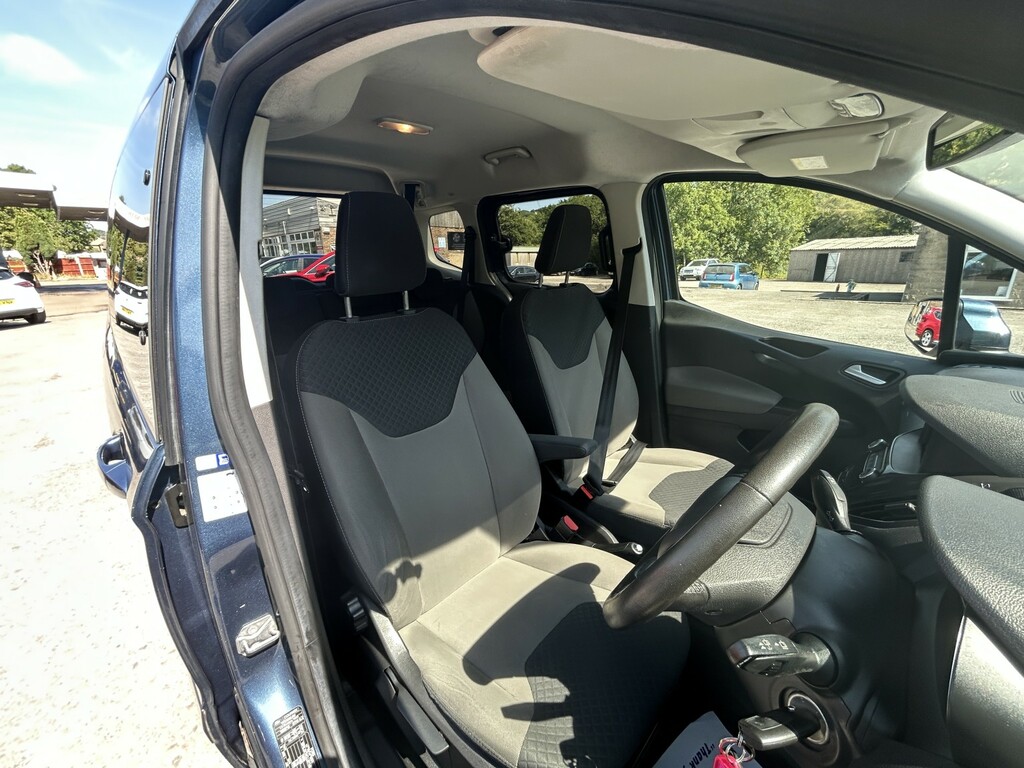 Ford Tourneo Courier Wheelchair Accessible Vehicle Wav  #10