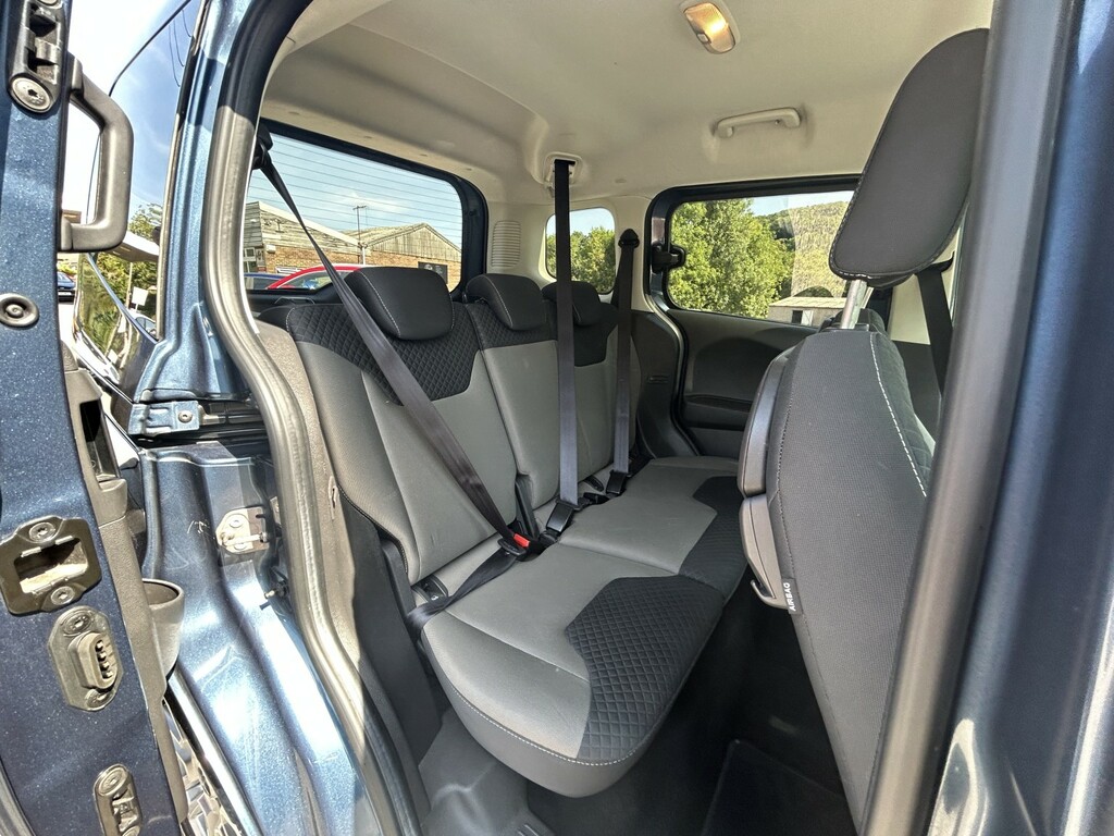 Ford Tourneo Courier Wheelchair Accessible Vehicle Wav  #8