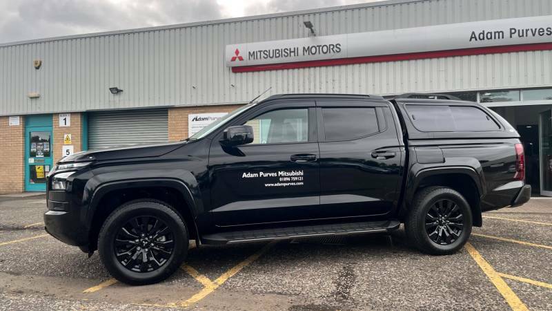 Mitsubishi L200 2.4 Bi-turbo Barbarian 4Wd Euro 6 Ss - Black #3