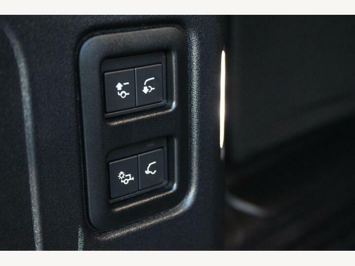 Land Rover Defender 110 2.0 P300e S 110 Estate Green #35