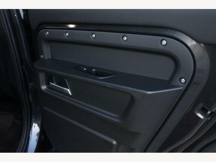 Land Rover Defender 110 2.0 P300e S 110 Estate Green #39