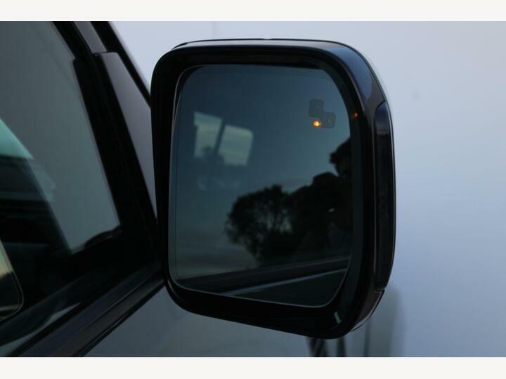 Land Rover Defender 110 2.0 P300e S 110 Estate Green #10