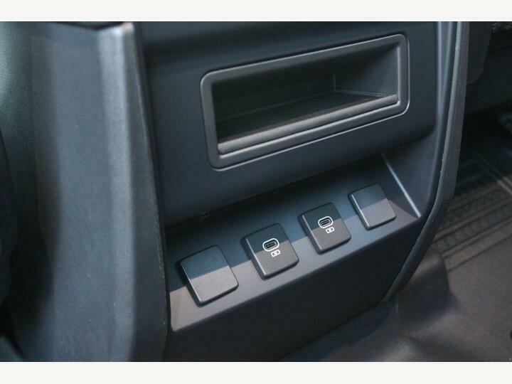 Land Rover Defender 110 2.0 P300e S 110 Estate Green #34