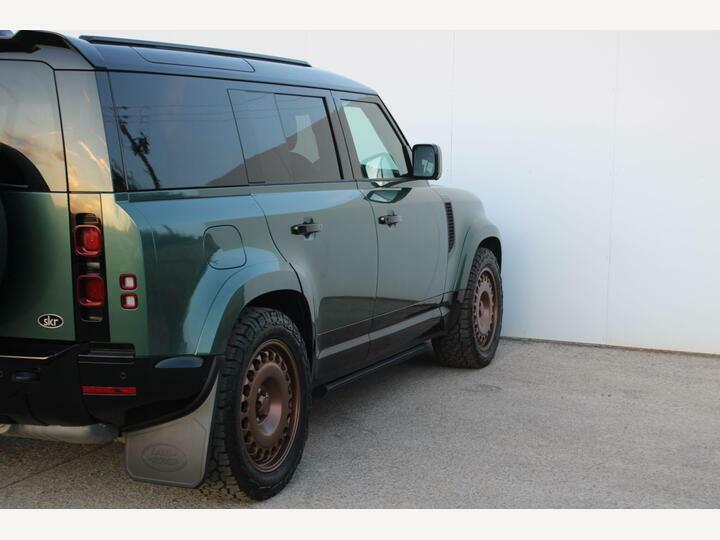 Land Rover Defender 110 2.0 P300e S 110 Estate Green #8