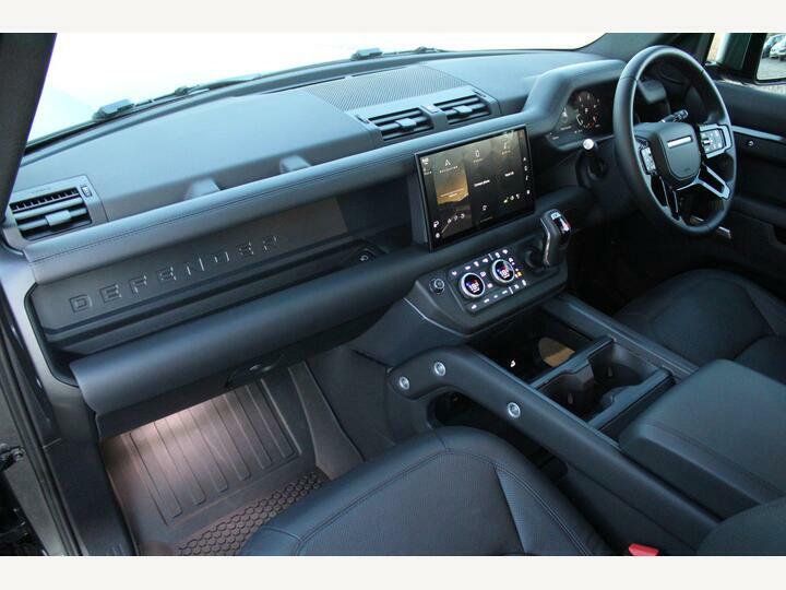 Land Rover Defender 110 2.0 P300e S 110 Estate Green #19