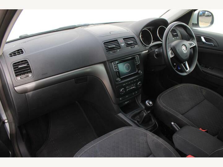 Skoda Yeti 1.2 Tsi Se Drive Outdoor Euro 6 Ss Silver #2