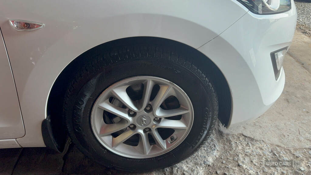 Hyundai I30 1.4 Active White #2
