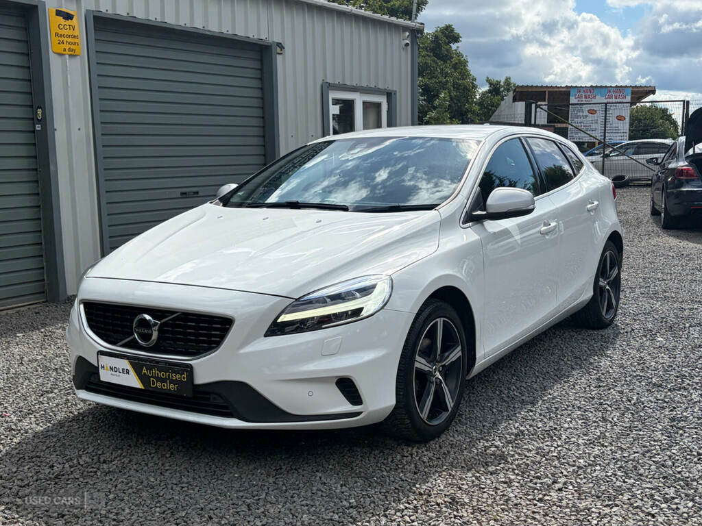 Volvo V40 D2 122 R Design Edition White
