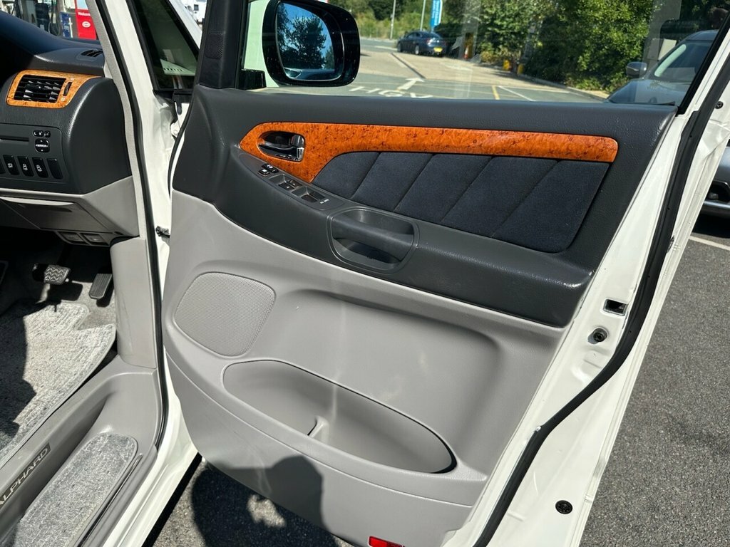 Toyota Alphard Mpv Silver #9