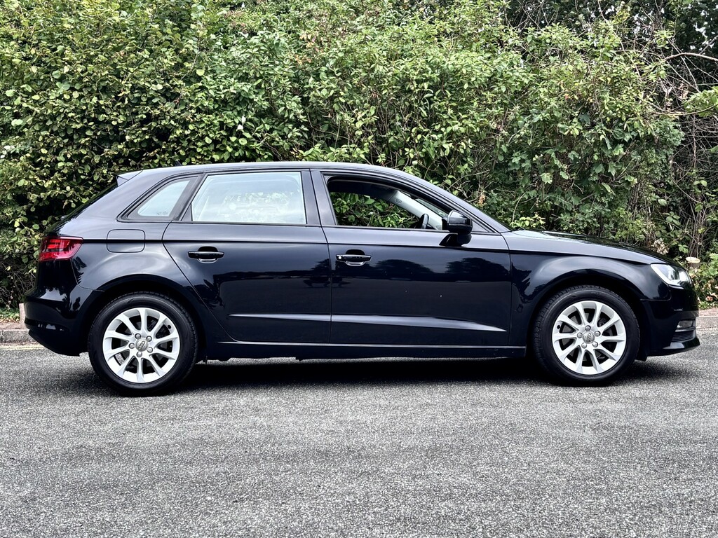 Audi A3 1.6 Tdi Se Black #4