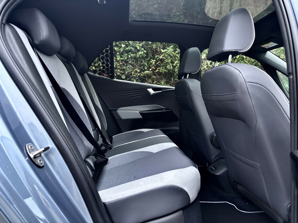 Volkswagen ID.3 Pro Performance 58Kwh Family Hatchback Electri Black #26