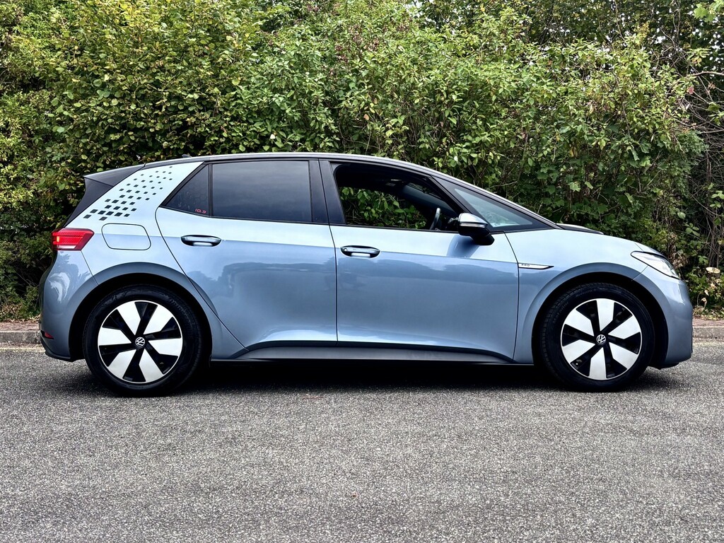 Volkswagen ID.3 Pro Performance 58Kwh Family Hatchback Electri Black #4