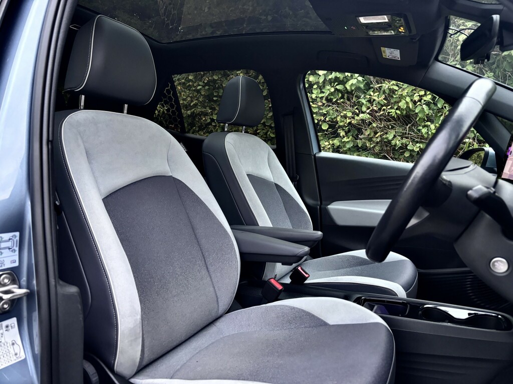 Volkswagen ID.3 Pro Performance 58Kwh Family Hatchback Electri Black #27