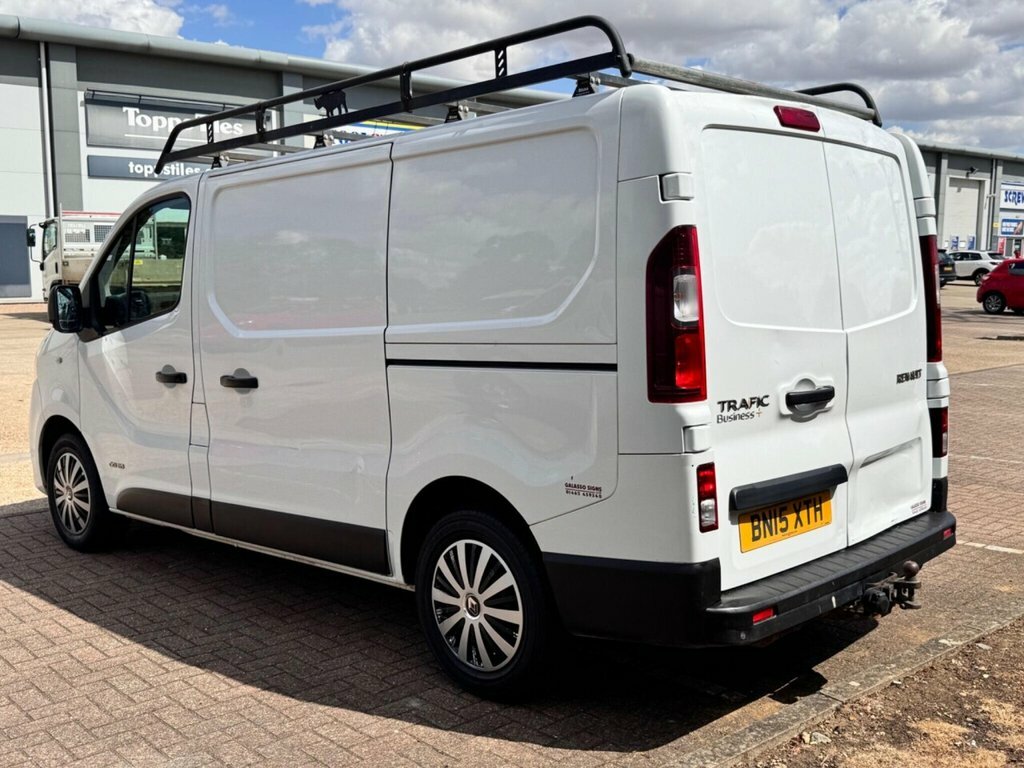 Renault Trafic Mpv BN15XTH White #5