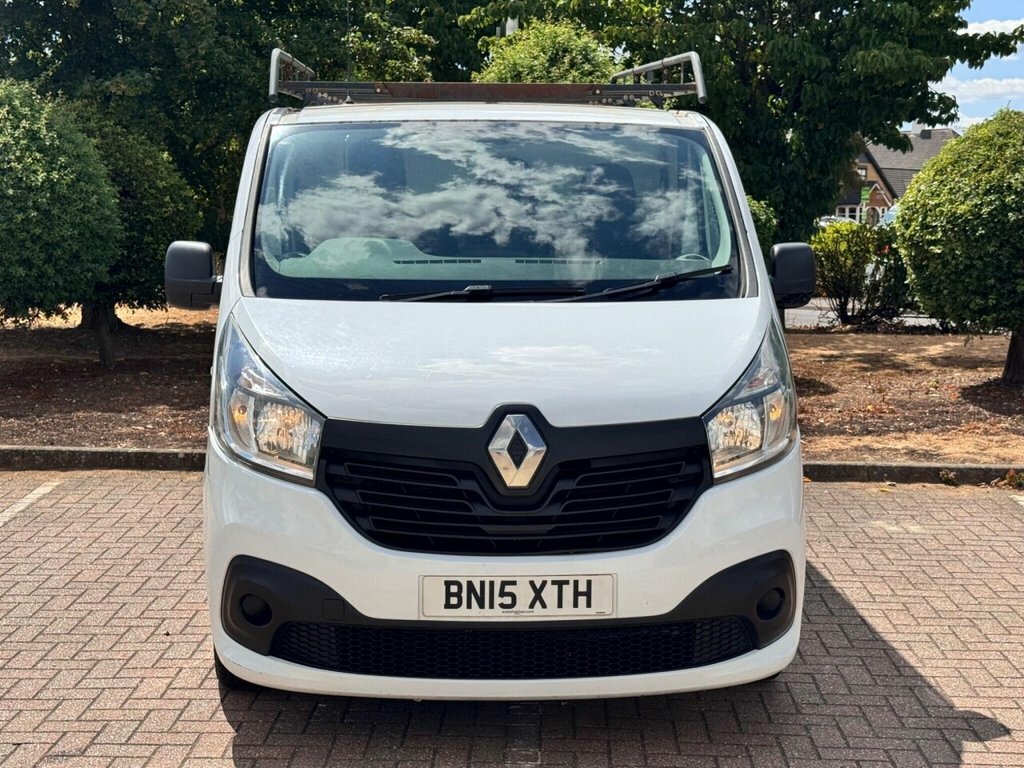 Renault Trafic Mpv BN15XTH White #2