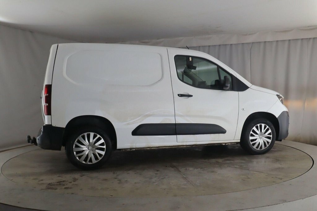 Peugeot Partner Mpv White #4