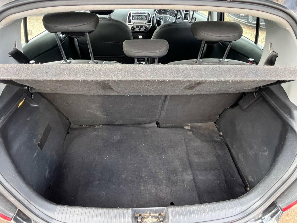 Hyundai I20 1.2 Classic Euro 5 Silver #37