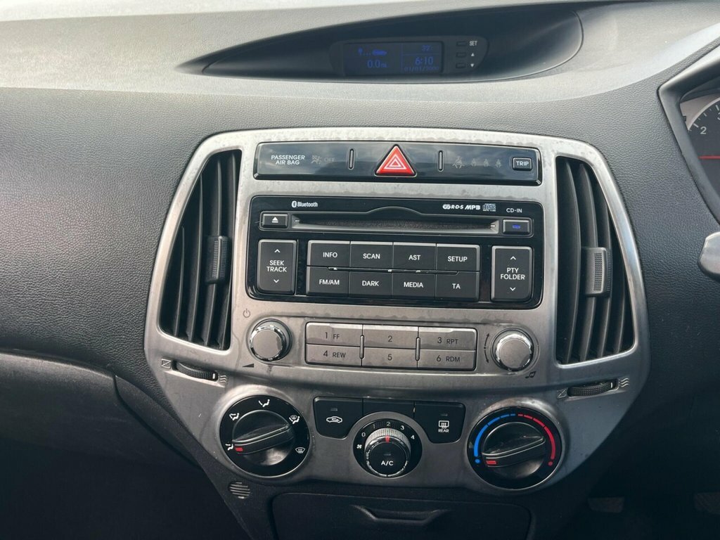 Hyundai I20 1.2 Classic Euro 5 Silver #35