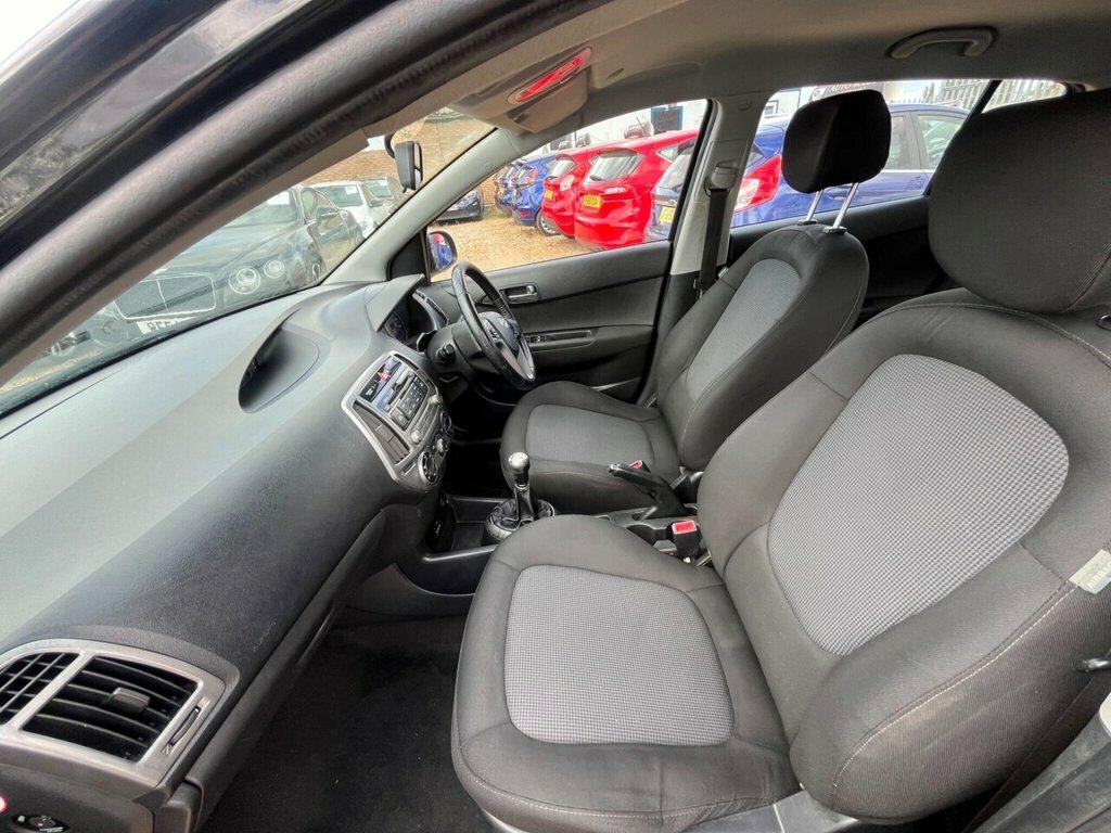 Hyundai I20 1.2 Classic Euro 5 Silver #39