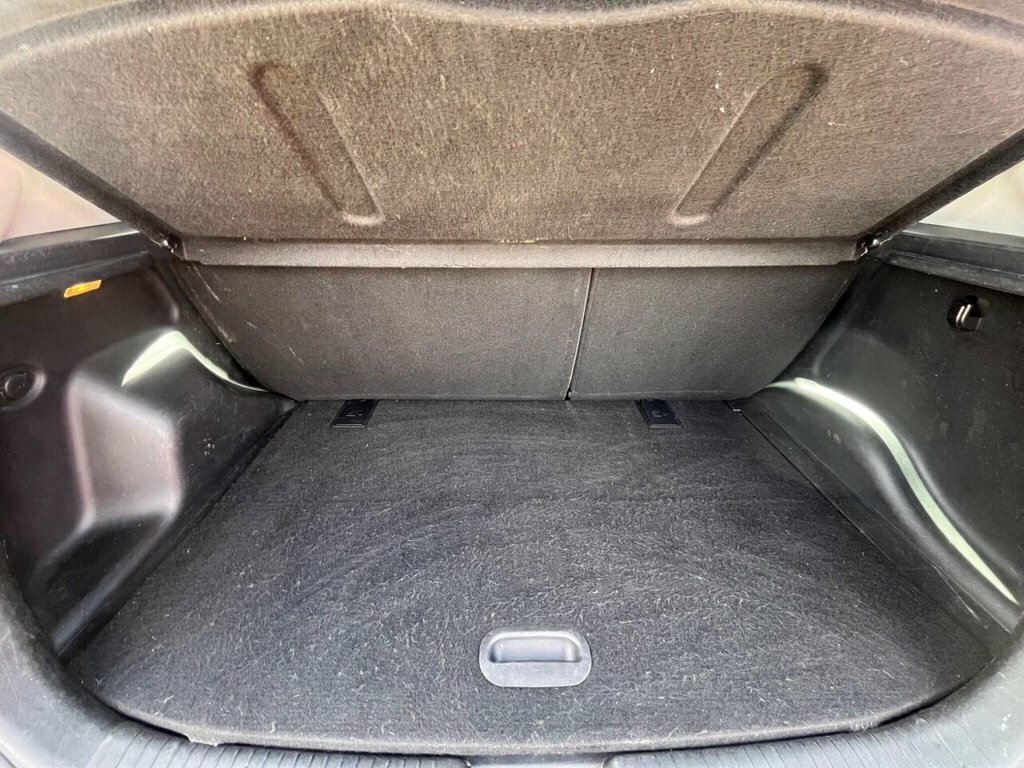 Kia Venga 1.6 3 Mpv Euro 5 Sat Nav 123 Bh Silver #31