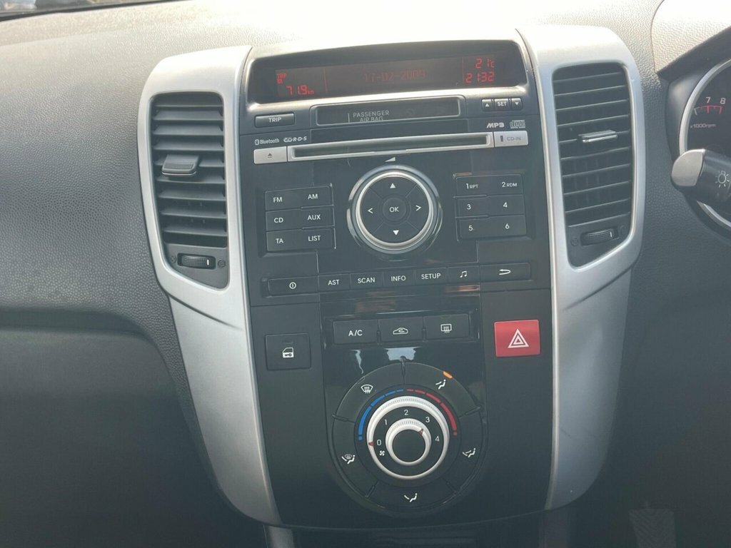 Kia Venga 1.6 3 Mpv Euro 5 Sat Nav 123 Bh Silver #34