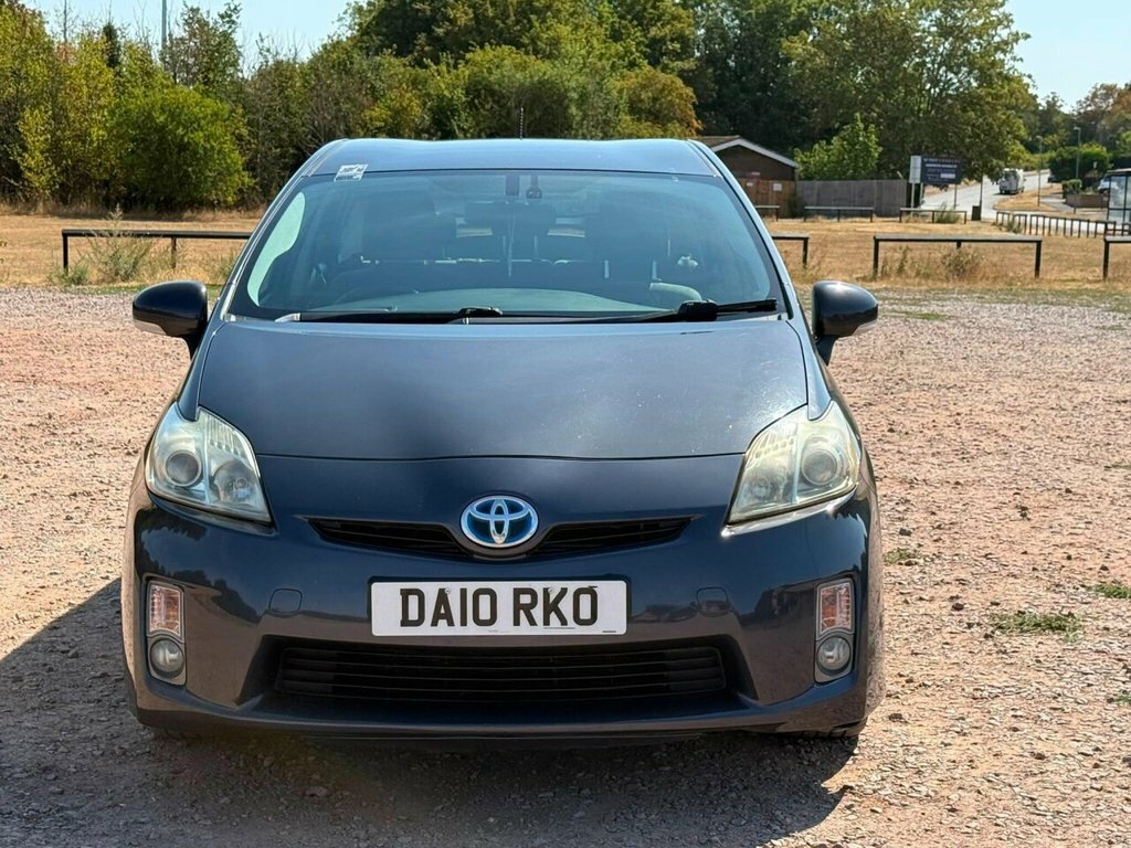 Toyota Prius Hatchback Grey #2