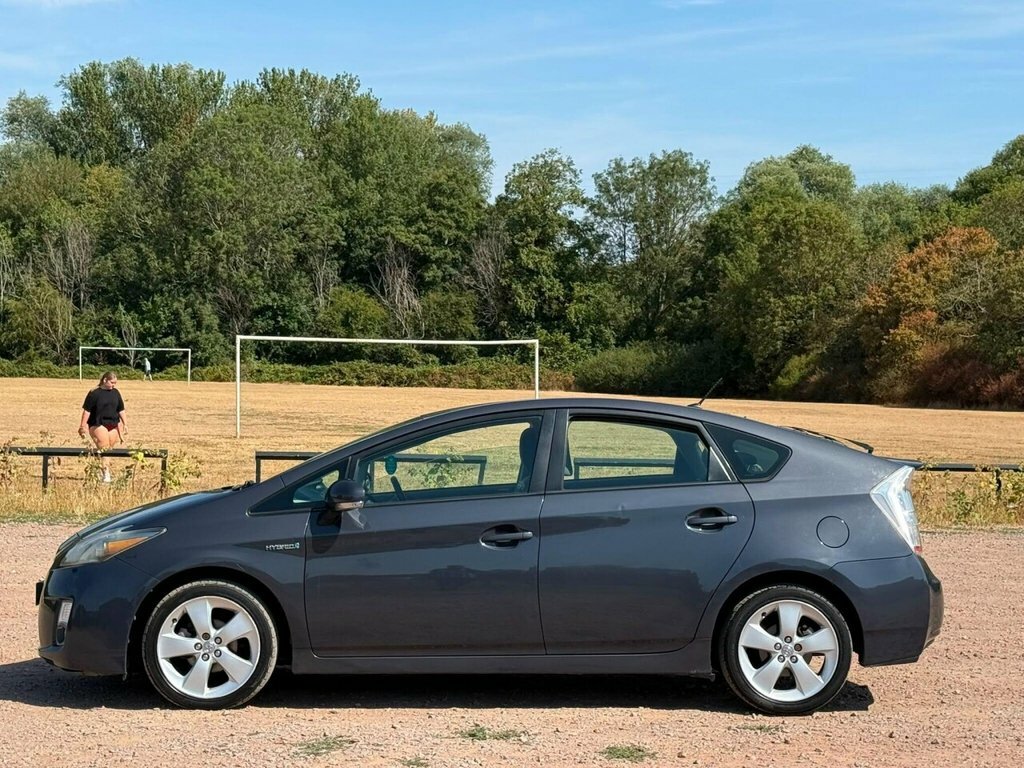 Toyota Prius Hatchback Grey #4