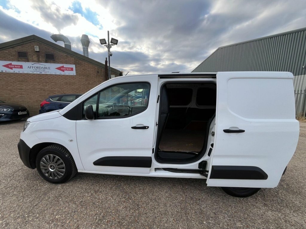Citroen Berlingo Mpv White #6