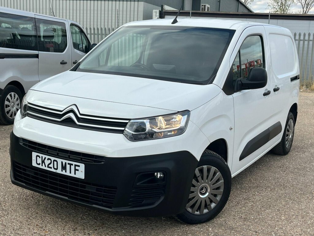 Citroen Berlingo Mpv White #2