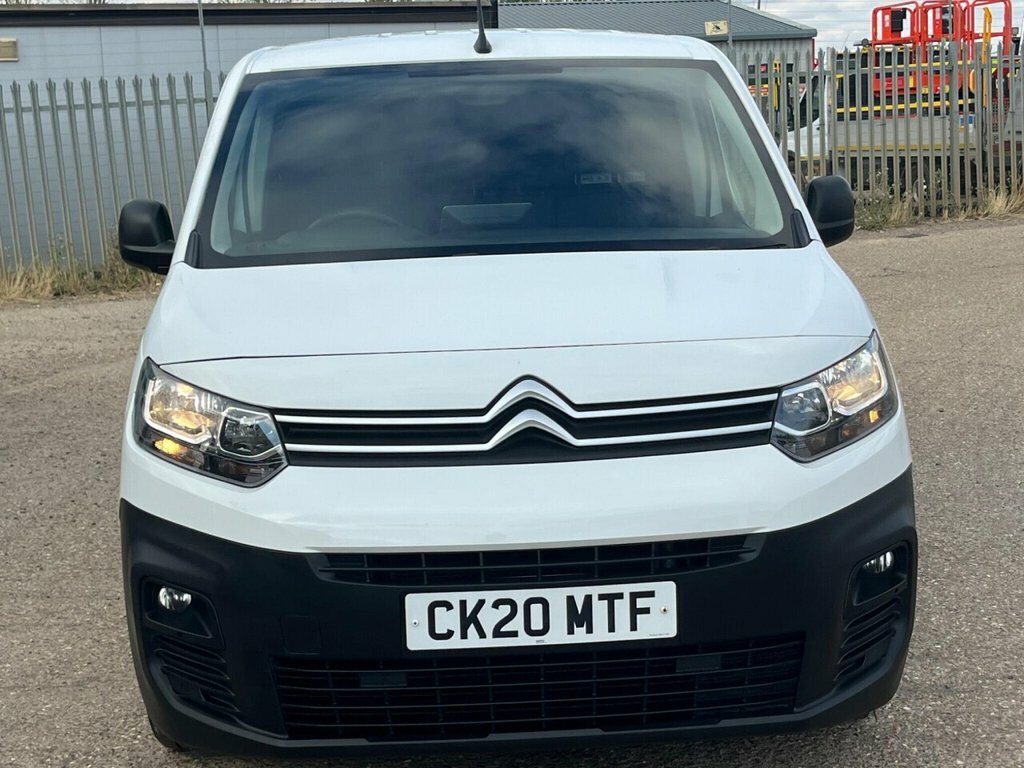 Citroen Berlingo Mpv White #4
