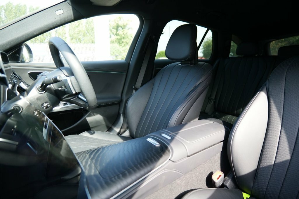 Mercedes-Benz E Class 2L Amg Line Silver #2