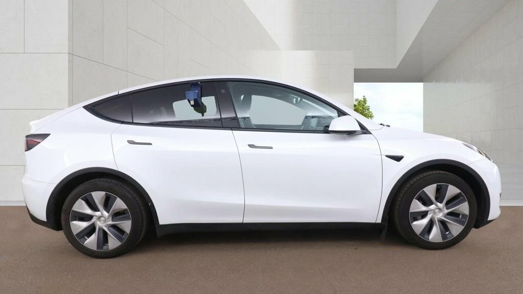 Tesla Model Y Suv GM23KZF White #5