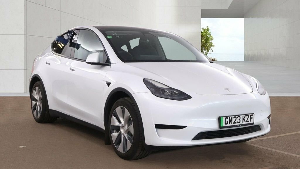 Tesla Model Y Suv White